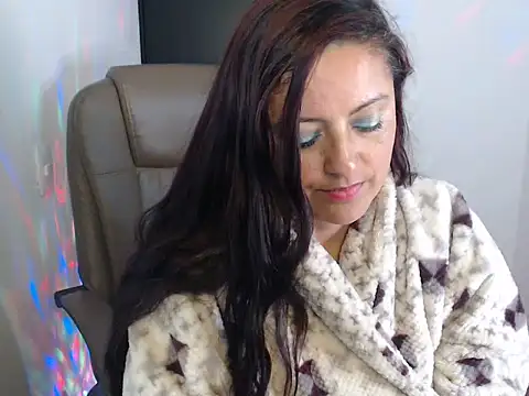 kristelltender1 - Kristelltender1's free webcam