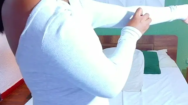 shamiraa_moore - Shamiraa_moore's free webcam