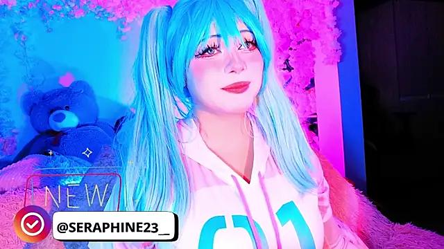 seraphine23 Live Webcam on Stripchat