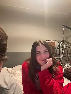 YoungCouple2007 Live Webcam on Stripchat