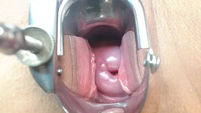 darliin_g (F young) - Crystal Dildo in peephole and squirt💎