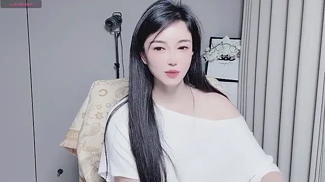 yunshan-33 (F milf) - 半脱内内打屁股5下