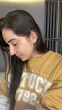 vicky-andrade (F young) - Play Dildo