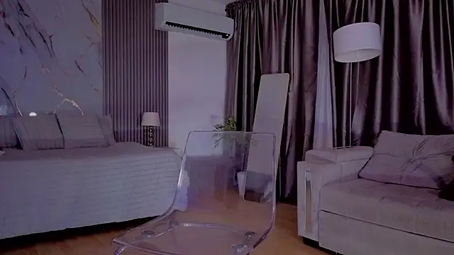 Live sex cam of HannaByron