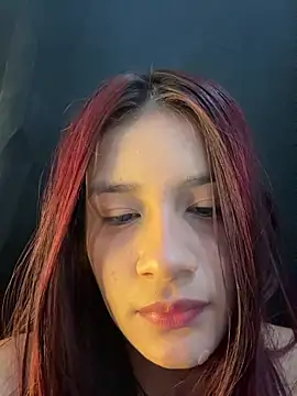 indialatin (F teen) - Ride dildo