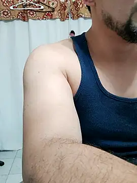 bradd_32 (M young) - CLOSE UP HANDJOB + CUMSHOT