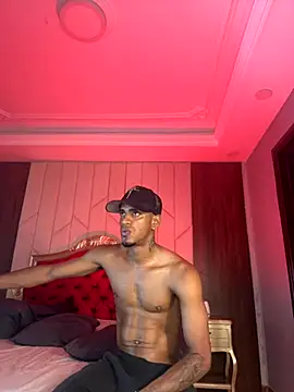 AaronCruz_ Live Webcam on Stripchat