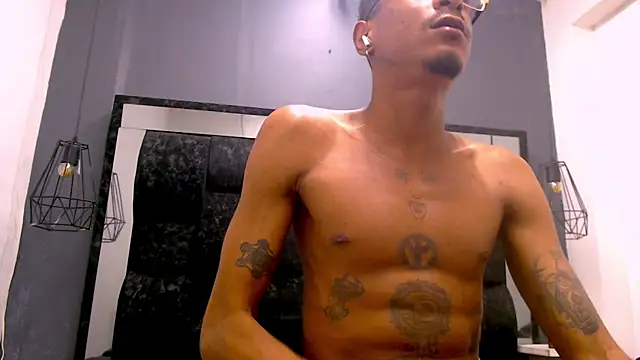 jose_smoke - Jose_Smoke's free webcam - UK Sex Cams