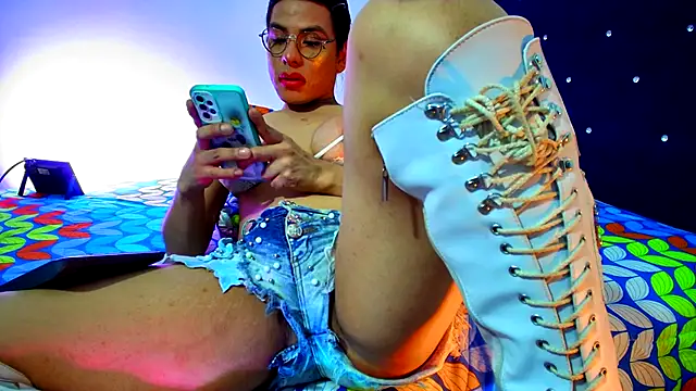 aliice_doll (Ask my age) - milk from my naughty tits for you