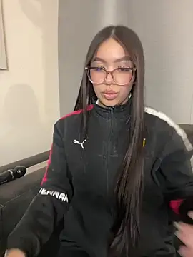 karina16_pink (F teen) - cream in boobs