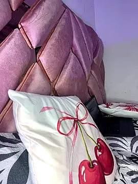 melody_rouxxx (F teen) - fingers in side pussy and ass