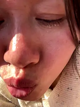 daaqnn (F milf) - 风油精涂全身