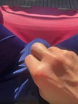 tytytyty130130 (M mature) - パンツをめくっておちんをチラ見せ🍌