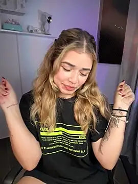 joselinflower_ (F young) - make me happy tonight ❤️