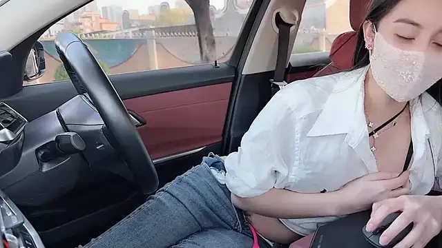 newwell (F young) - 光屁屁 下车站2分钟Get off the car with bare butt