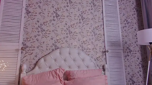 wendy-darling (F young) - happy shaking ass