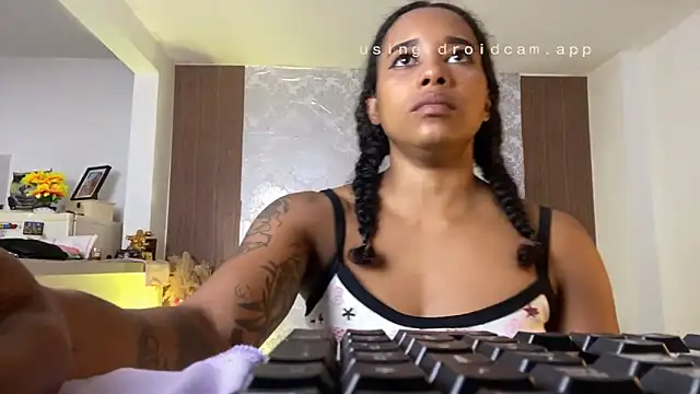 kelly_thomson (F young) - show erotic for daddy