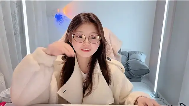 yang-yang-yang - Yang-yang-yang's free webcam