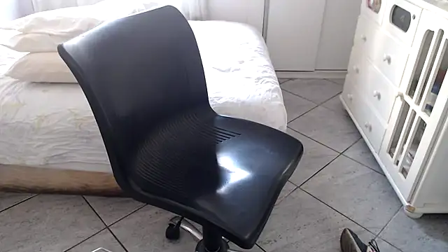 mysterbearmg (Ask my age) - CUM IN PUBLIC