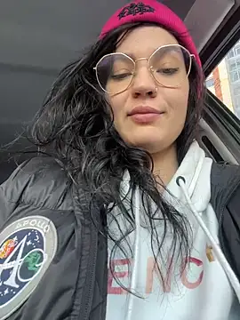 meekyrich (F young) - Big dildo in pussy