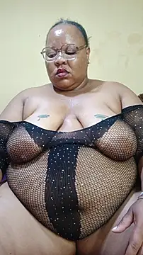 xchocolovebbw69 (F milf) - hello guys plz help me pay my rent thnx