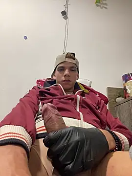 dylams_maja - Dylams_maja's free webcam