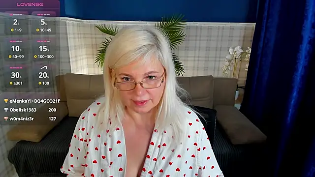 hella_fabel (F mature) - shake  ass