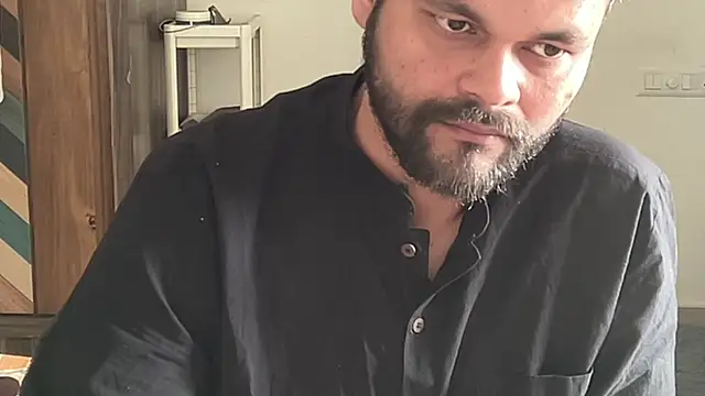 makemeawareaah (M young) - Wear Saree <3