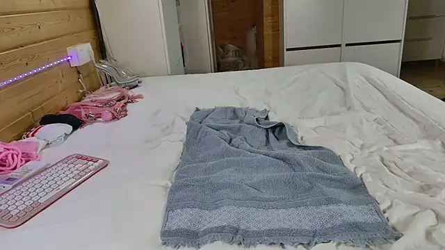 wild41 (G young) - CumShow