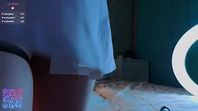 soniascott (F young) - 🔥TAKE OFF MY SEXY TOP😏