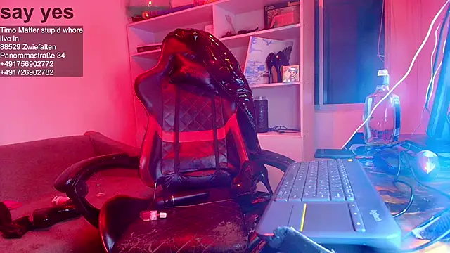 miss_tentation (F young) - worship the queen of madness.