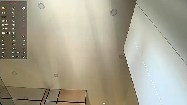 lezliegreet (F young) - Wild boobs shake