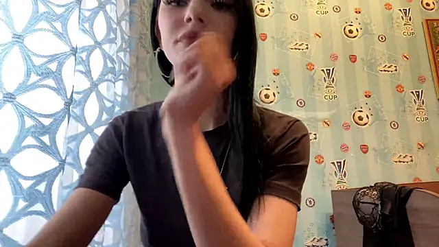 joan_meoweere (F teen) - squeeze my sexy tits under top