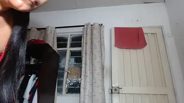 adrixxx38 - Adrixxx38's free webcam