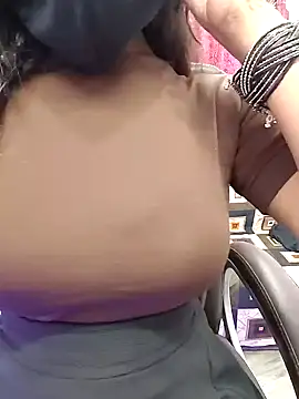 seema_127 (F young) - Pusssy oil