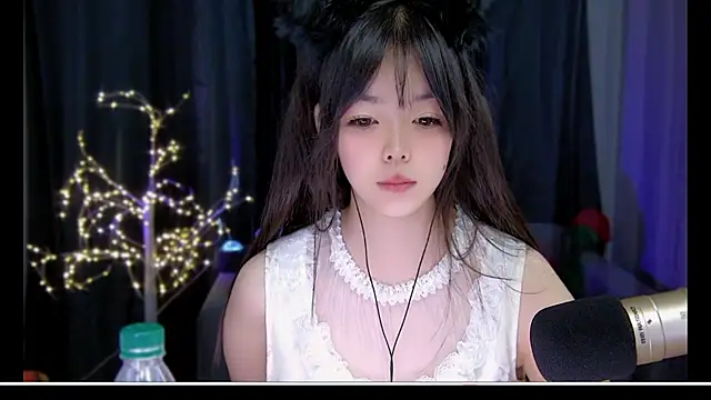 Guoguo_1 live show on StripChat 