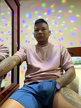 saipadpuer30 - Saipadpuer30's free webcam - UK Sex Cams