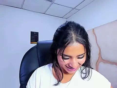 scarletdoll - ScarletDoll's free webcam - UK Sex Cams