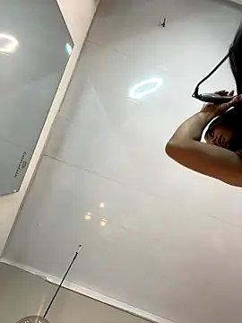 shanty_cole (F teen) - show oil ass 😏