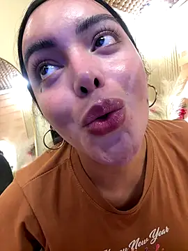 TS-SimplyTheBest Live Webcam on {site_name}