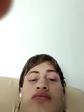 lolo2233a - Lolo2233a's free webcam