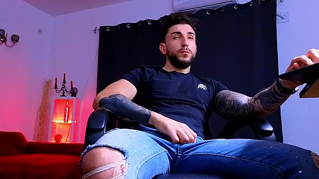 mightyaaron66 - MightyAaron66's free webcam