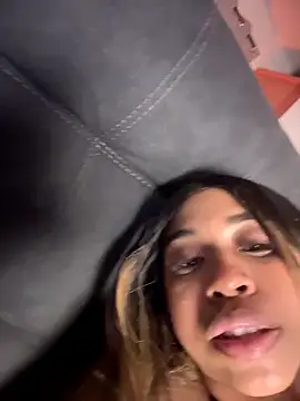 bella__honey Live Webcam on Stripchat