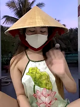 babythree_ (F young) - Play pussy in public garden 🪴