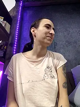 pleasure_of_lifeee (Ask my age) - Spit on boobs