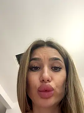 kaseyquinn_ - KaseyQuinn_'s free webcam - UK Sex Cams