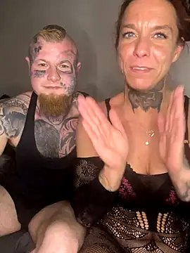 sexyinkedmiilfxx (F milf) - Hot kiss 💋