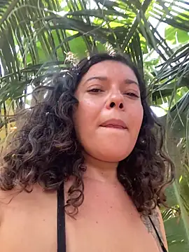 mari_valda2 (F young) - Ficar de 4 tirar e colocar o plug no cu