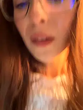 LilluKatten Live Webcam on Stripchat