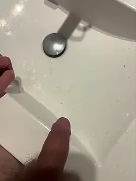 crevette311 (M young) - Prendre une douche